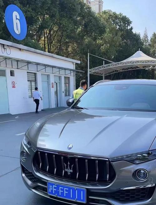 如何用手机拍摄清晰的车牌照片？  第1张